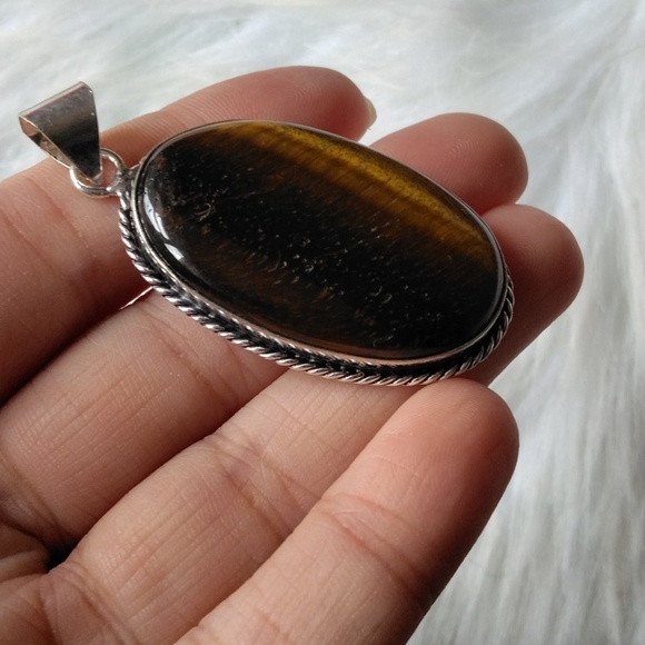 Tiger's Eye Pendant in Silver Plated Setting - Picture 4 of 5